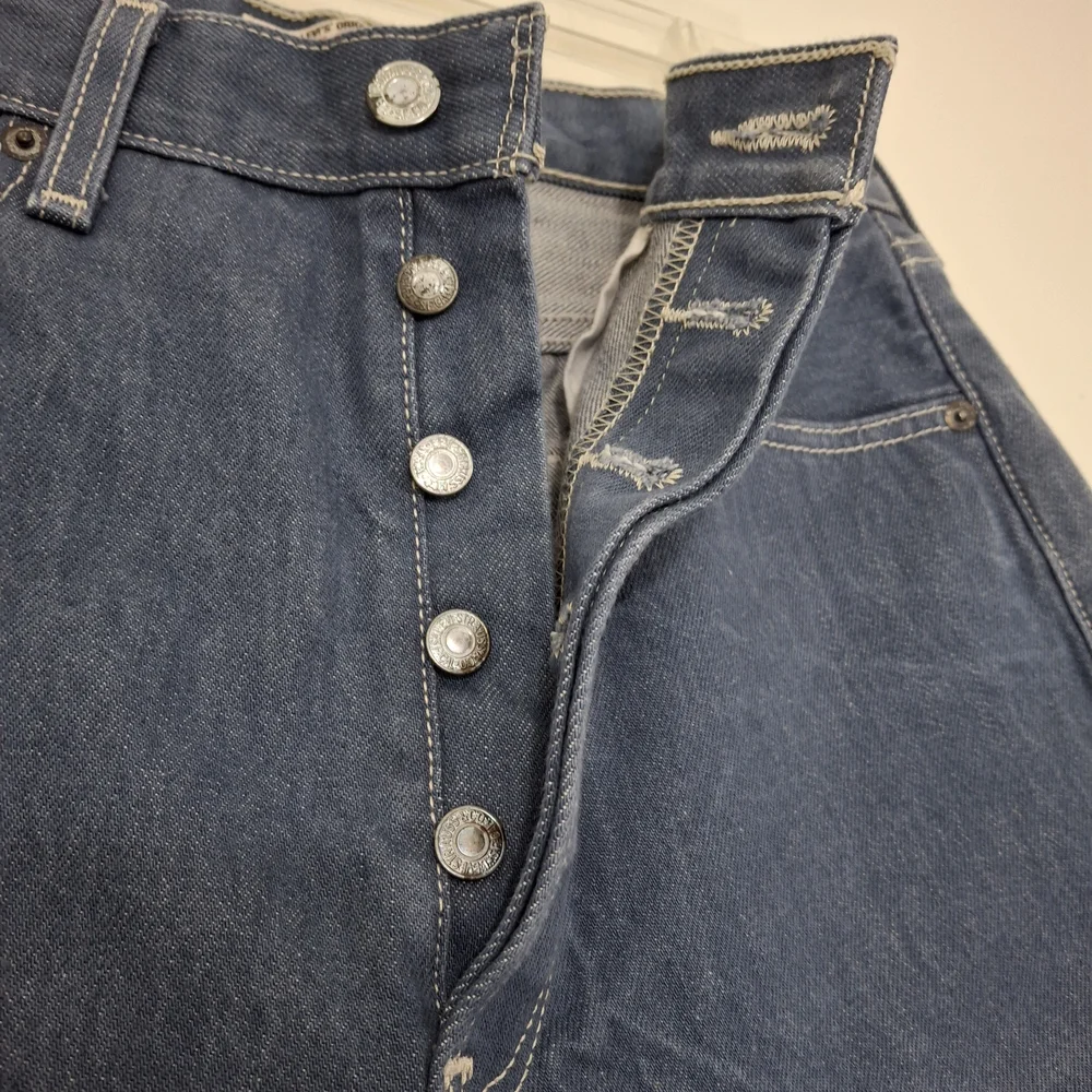 Levi's Original 501 Straight Leg Button-Fly Blue Denim Jeans, Size 31×32